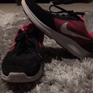 NIKE running shoes 👟🏃‍♀️